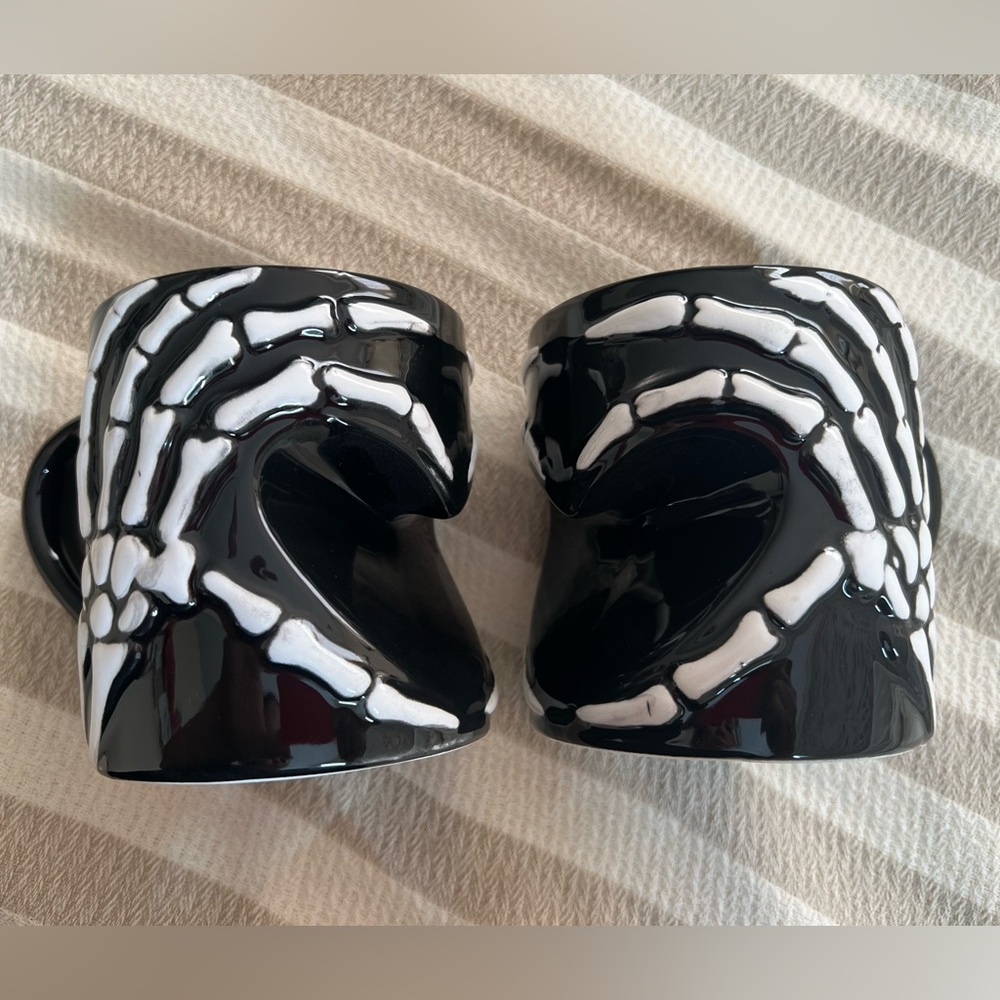 Halloween heart skull mugs